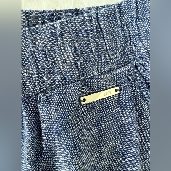 NWOT Jones New York Signature capri pants. Stretch waist. Easy wear.Comfortable. - Picture 4 of 12